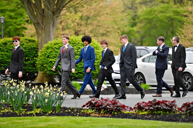 Students and their guests arrive for the West York Area High School prom at Out Door Country Club in Manchester Township, Saturday, April 27, 2024. (Dawn J. Sagert/The York Dispatch)